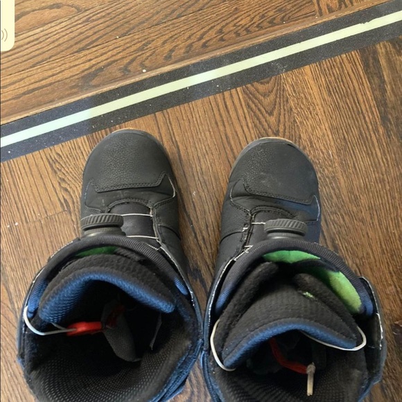 Burton snowboarding boots - Picture 2 of 3